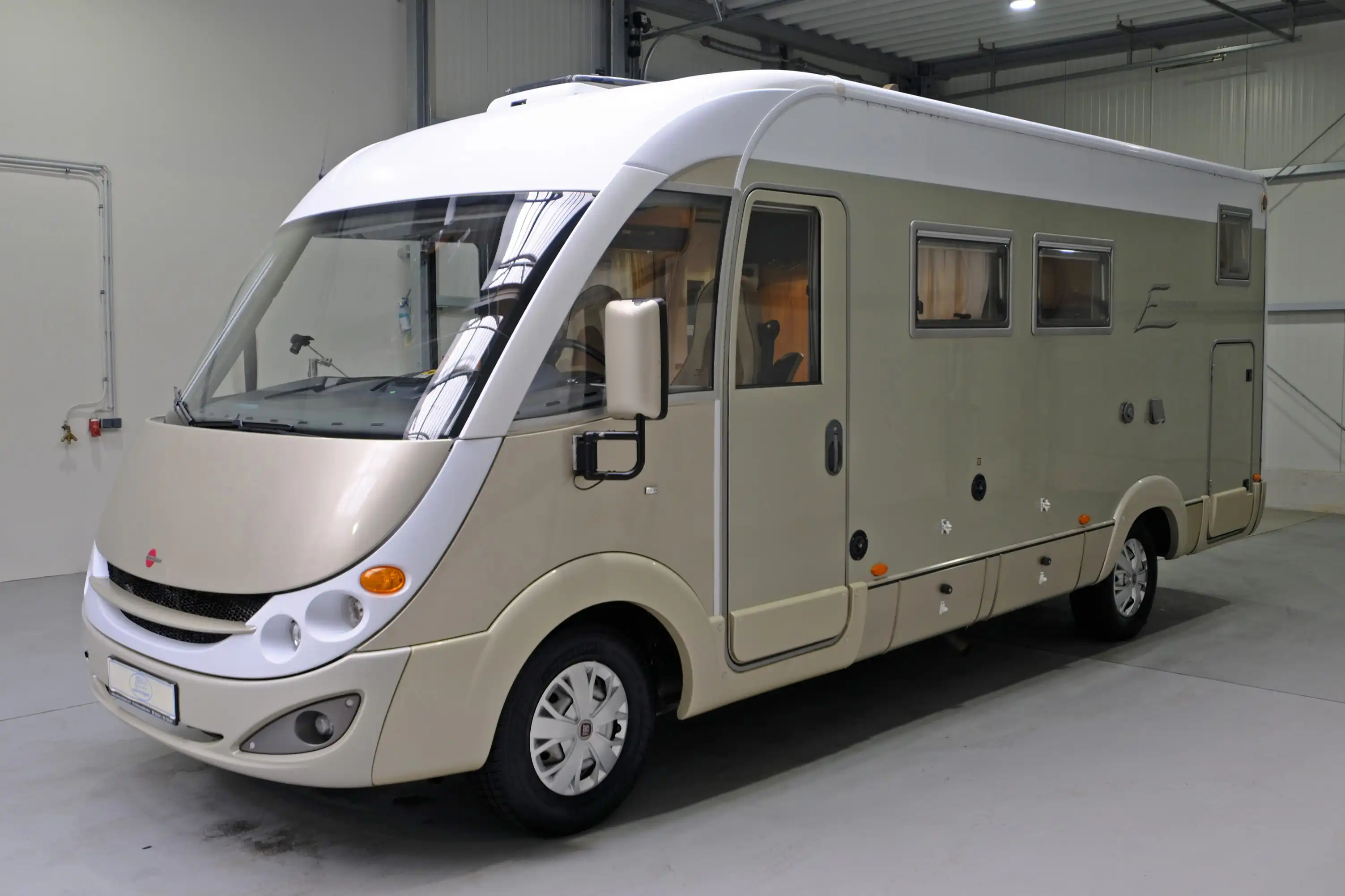BUERSTNER I 660 Elegance